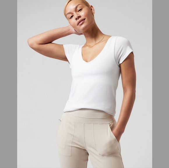 Athleta Essence Support Top Women's Size Small T-Shirt 984035 NWT‎ White - Picture 1 of 8